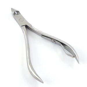 Coupe-cuticules professionnel en acier inoxydable, lame droite, pointe aiguisée, pour usage adulte. - Product Image 3