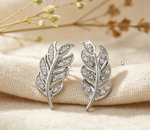 Boucles d'oreilles en forme de plume avec strass en cristal, argent 925, design classique pour femmes, à porter au quotidien - Product Image 1