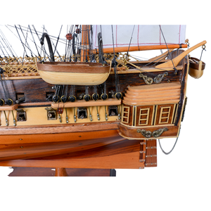 Maqueta de Barco de Madera de Cedro Pintada a Mano, Tamaño Mediano, USS Constitution, con Velas Completas - Decoración Histórica de la Marina de la Armada Estadounidense, Regalo - Product Image 5