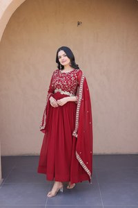 Robes de mariée en georgette aux designs indiens traditionnels modernes pour femmes, robes élégantes à prix abordable - Product Image 1