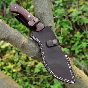 Cuchillo Kukri EDC de Acero de Damasco Hecho a Mano con Mango de Madera de Palisandro, Cuchillo de Camping de Hoja Fija de 11 Pulgadas con Funda de Cuero - Product Image 6