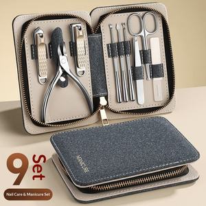 Ensemble de manucure et pédicure haut de gamme, de qualité supérieure, fabriqué sur mesure en acier inoxydable léger, avec emballage personnalisé - Product Image 2