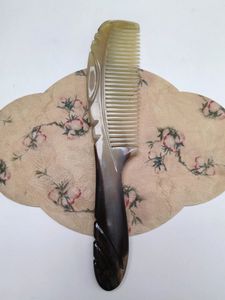Peigne à cheveux en corne de buffle 100% naturelle de qualité supérieure avec personnalisation du logo sur la poignée en corne, forme animale, véritable corne, par Curio Crfat - Product Image 6