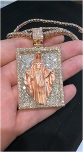 Colgante con Nombre de Jesús en Oro Amarillo con Incrustaciones de Diamantes Moissanite VVS, Personalizado, de Alta Calidad, Oro 18K y Plata 925, Joyería Fina para Hombre - Product Image 4