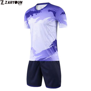 Maillot de football personnalisé avec logo imprimé, ensemble de maillots de sport respirants à séchage rapide, col en V, service OEM - Product Image 1