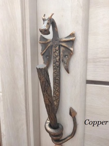 Poignée de porte en fer forgé à la main en forme de dragon, avec détails sculptés, finition galvanisée résistante à la rouille, pour portails - Product Image 4