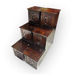 Un par de plataformas de tres niveles hechas de madera natural de Muong - Product Image 4