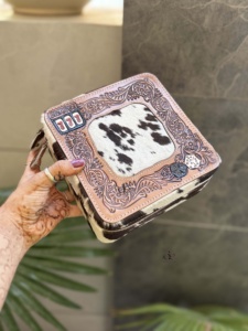 Hand Tooled Leather Big Size Jewelry Storage Box Organizer Handmade <b>Makeup</b> Box Square Fashionable Cute Cowhide Organizer Box - Product Image 2