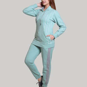 ชุดวอร์มผู้หญิงทรงทันสมัย คุณภาพพรีเมียม ราคาสมเหตุสมผล รับทำโลโก้ตามสั่ง OEM - Product Image 4