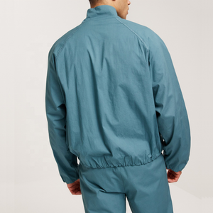 Conjunto Deportivo Personalizado con Chaqueta y Pantalones Cortavientos con Cierre, Ropa Deportiva Ligera de Dos Piezas para Correr, Venta al Por Mayor - Product Image 4