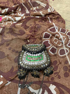 Women's Pearl Beaded Metal Clutch Bohemian Style Magnetic Closure Evening Use - Product Image 6