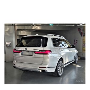 BMW X7 XDrive 40d Design Pure Excellence 6 places Diesel Automatique 30 300 km Volant à Gauche 2023/11 - Product Image 2