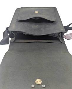 Sac messager en cuir de haute qualité pour homme, fabriqué en Inde, avec port de charge USB, corps imperméable et emballage portable - Product Image 1