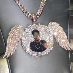 Pendentif Ailes d'Ange Personnalisé en Argent Sterling 925 avec Moissanite VVS1 Sertie de Pierres, Luxe pour Homme - Product Image 2