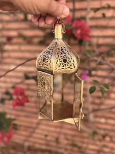 Farol Marroquí Cuadrado de Metal Dorado, Portavelas Colgante con Puerta Abierta para Decoración de Bodas y Hogar - Product Image 5