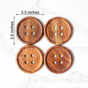 Sous-verres en bois The Makers Mark – Design moderne et minimaliste, réutilisables, pour tasses à café, ronds à 4 trous - Product Image 2