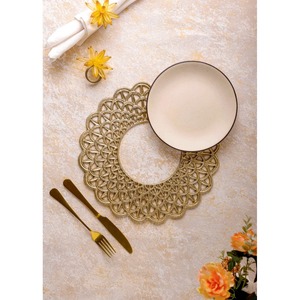 Plato de presentación de metal dorado de primera calidad con diseño floral elegante para mesa de comedor, decoración de mesa, venta al por mayor desde India. - Product Image 5