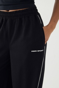 Pantalon de jogging ample et décontracté pour femme, noir, surdimensionné, en polyester et coton, avec logo personnalisé - Product Image 4