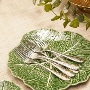 Cubertería de lujo para eventos: cuchillos de mesa, cucharas de servir y cubiertos de estilo europeo. - Product Image 4