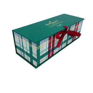 Green Christmas Gold Foil Logo Gift Box Packaging With Ribbon For Closure
