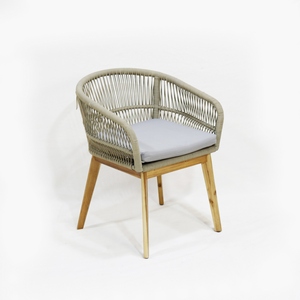 Silla Mecedora de Jardín de Cuerda Gris Duradera en Oferta - Muebles Minimalistas de Exterior para Villa, Diseño Ecológico de Hierro y Madera para Sala de Estar - Product Image 3