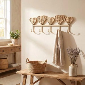 Wholesale Premium Hand Woven Natural Seagrass Heart Wall Mounted Coat Hooks Suitable For Wall Hat Holder Entryway Organizer - Product Image 3