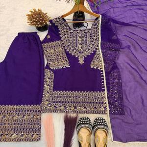 Conjunto Sharara VASTRA COTTAGE con Top Bordado de Seda Gruesa y Texturizada, Mangas Largas y Dupatta con Lentejuelas, Ideal para Eventos Festivos - Product Image 3