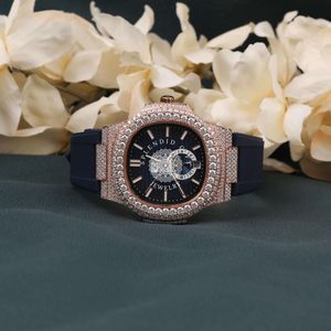 Splendide Montre de Luxe à Diamants, Mouvement Quartz Analogique ETA, Verre Saphir 28mm, Moissanite, Bracelet Argenté, Homme, Étanche 10m - Product Image 1
