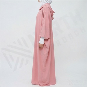 ขายส่งชุดบิชต์อาบายะห์หรูหราแบบเรียบง่ายสำหรับผู้หญิง ขนาดสั่งทำได้ สีพื้น ดีไซน์เรียบง่ายทันสมัย สไตล์ดั้งเดิม ผ้าชีฟอง คอวี - Product Image 3