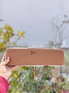 Estuche de viaje de cuero repujado a mano resistente al calor con pelo natural para herramientas de peinado (planchas y rizadores) - ¡Gran oferta! - Product Image 4