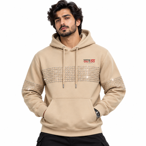 Detalles de cristal, tela transpirable, ajuste cómodo, costuras duraderas y sudadera con capucha premium personalizada con pedrería que llama la atención. - Product Image 1
