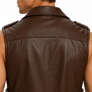 Veste en cuir pour homme sans manches avec fermeture éclair, style motard, plusieurs poches utilitaires, sangles latérales réglables, production en usine - Product Image 5