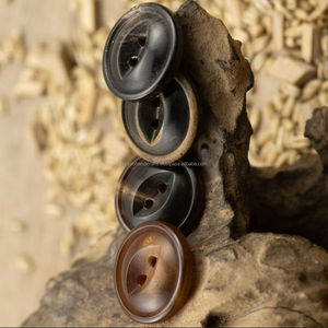 Botones de bocina natural disponibles en varios tamaños y grabado personalizado en sombra de la India - Product Image 2