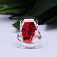 Bague en argent 925 en forme de cercueil avec grenat, bijou gothique en pierre précieuse pour elle