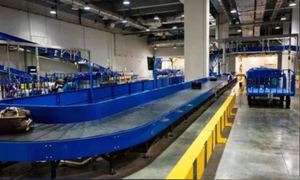 Système de convoyeur à bagages d'aéroport réglable en caoutchouc durable, nouveau convoyeur de tri et de transfert de bagages de voyage pour la manutention - Product Image 2
