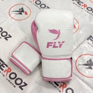 ถุงมือชกมวย Fly รุ่นล่าสุด น้ำหนักเบา ทนทาน คุณภาพสูงสุด ขายส่งระดับมืออาชีพ ผลิตตามแบบ OEM สีขาวและสีดำ - Product Image 4