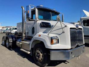 Camion tracteur diesel à couple élevé 6x4 pour la logistique commerciale intensives et le transport routier mondial de marchandises lourdes - Product Image 6
