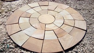 Losas y Azulejos de Piedra Natural Duradera Color Arena Camel para Arquitectura de Estilo Histórico - Product Image 3