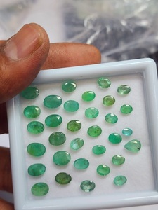 มรกตธรรมชาติสีเขียว 110 เม็ด ขนาด 7x5 มม. 8x6 มม. 9x7 มม. รูปทรงวงรี น้ำหนัก 95 กะรัต คุณภาพสูงจาก Iroc Sales สำหรับทำเครื่องประดับ - Product Image 4