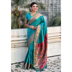 Sari de Seda Paithani Azul Cielo con Bordado Zari, Vestido de Club - Elite Weaves - Product Image 4