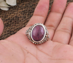 Bague en Améthyste Naturelle Argent Sterling 925 Pierre de Naissance de Février Bijou en Pierre Précieuse Violet Profond Coupe Brillante Classique Sertissage Clos - Product Image 2