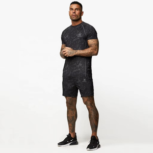 Conjunto Deportivo para Hombre, Camiseta de Cuello Redondo y Pantalones Cortos de Poliéster y Spandex de Secado Rápido, Estampado, para Verano y Actividades al Aire Libre - Product Image 1