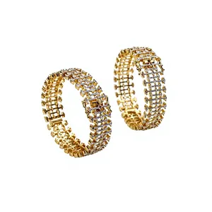 Bracelets Manchette Géométriques Plaqué Or 18K Éblouissants et Attrayants, Sertis de Cristaux et Strass, Tendance Mode - Product Image 1