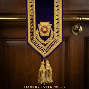 Écharpe Maçonnique Personnalisée en Fil Doré Brodé, Ornement Royal Arch Keystone, Fil Doré, Régalia Fait Main avec Franges et Pompons - Product Image 2