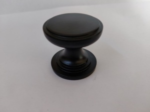 Perilla de latón fundido con acabado en latón antiguo - Product Image 5