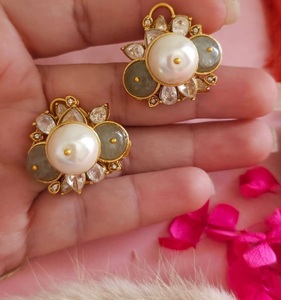 Pendientes de Moissanita Chapados en Oro de Primera Calidad Radiant para Mujer, Estilo Elegante para Fiestas, Colección de Moda - Product Image 3