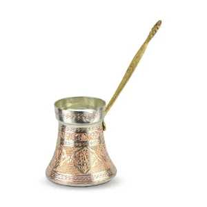 Cafetière turque Ibrik Cezve en cuivre et laiton gravé, ornée, avec poignée métallique, pour cuisinière - Product Image 1