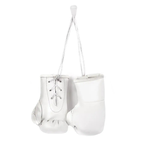 Porte-clés de luxe en forme de gants de boxe avec anneau métallique et surpiqûres, en PU, couleurs personnalisables, vente en gros - Product Image 2