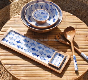 Ensemble de plateaux à salade en bois entièrement recyclé de la collection Formentera, plateau en bois émaillé écologique pour les fêtes - Product Image 1