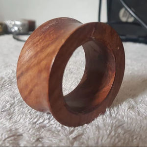Anillo de servilleta de madera de diseño de alta calidad con patrón de lujo para banquetes y catering a precio mayorista por Crafting Crafts. - Product Image 1